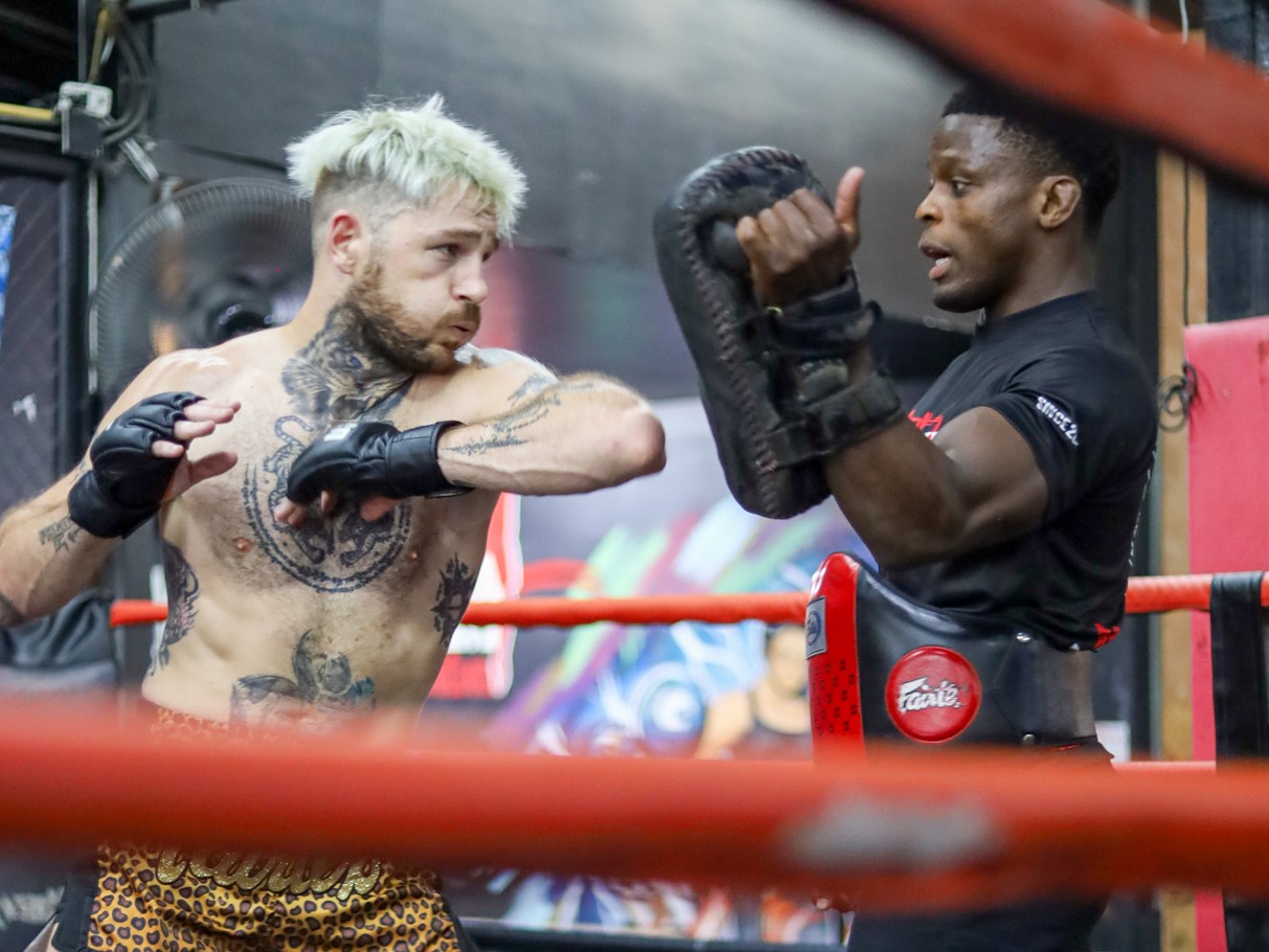 PHUKET FITNESS RETREAT PACKAGES - Muay thai camps and weight loss retreat phuket - maximum fitness patong beach phuket thailand